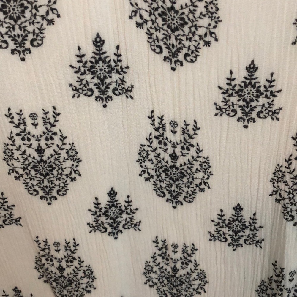Patterned Dress - Picture 2 of 3